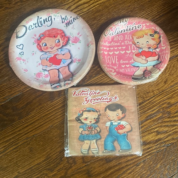 Other - - Valentines plates and napkins